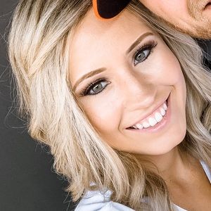 Meet your Posher, Devin